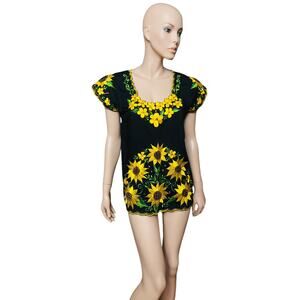 Mexican Oaxaca Sunflower Embroidered Floral Size M in Black and Yellow